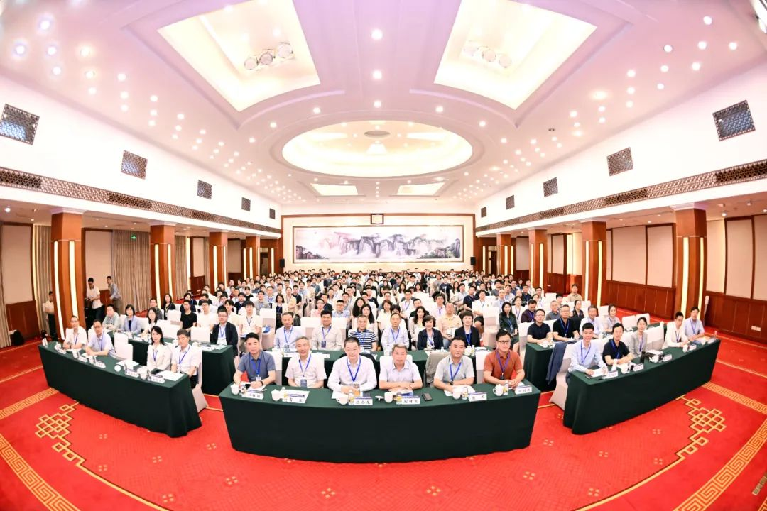 第一屆全國新能源與交通人工環(huán)境學術(shù)會議暨第四屆全國地下空間熱濕環(huán)境與安全學術(shù)研討會在成都圓滿召開